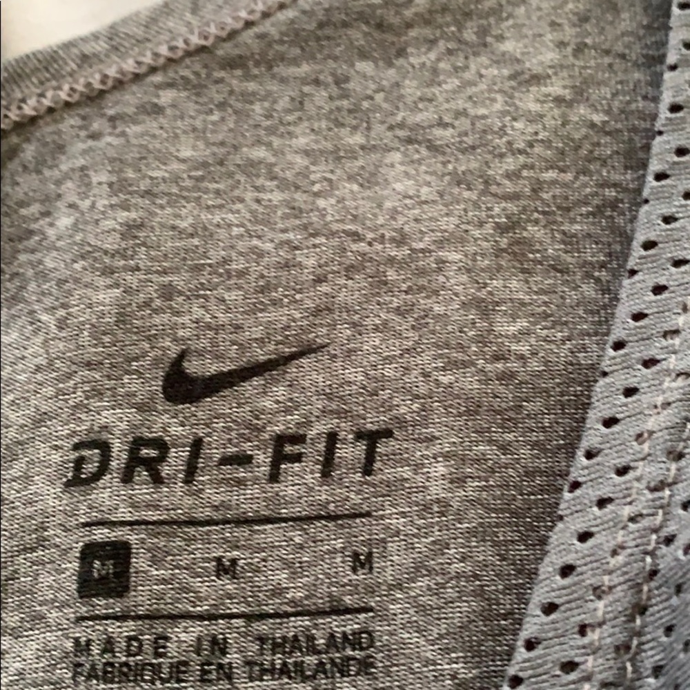 Nike - Picture 3 of 4